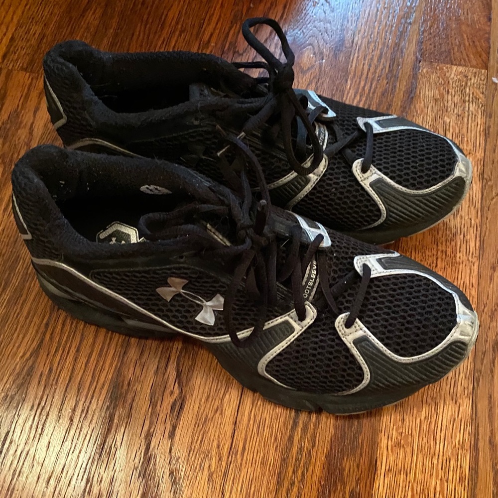 Men’s Under Armour Foot Sleeve Sneakers | Size 8.5